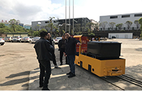 浙江客戶來廠驗(yàn)貨，參觀湘潭鋰電池電機(jī)車運(yùn)行測試